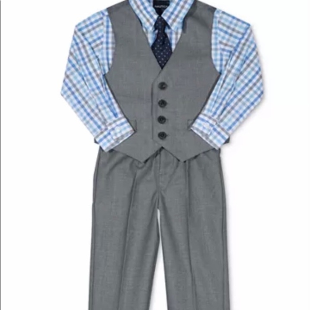 Nautica boys 4 piece set size 4T